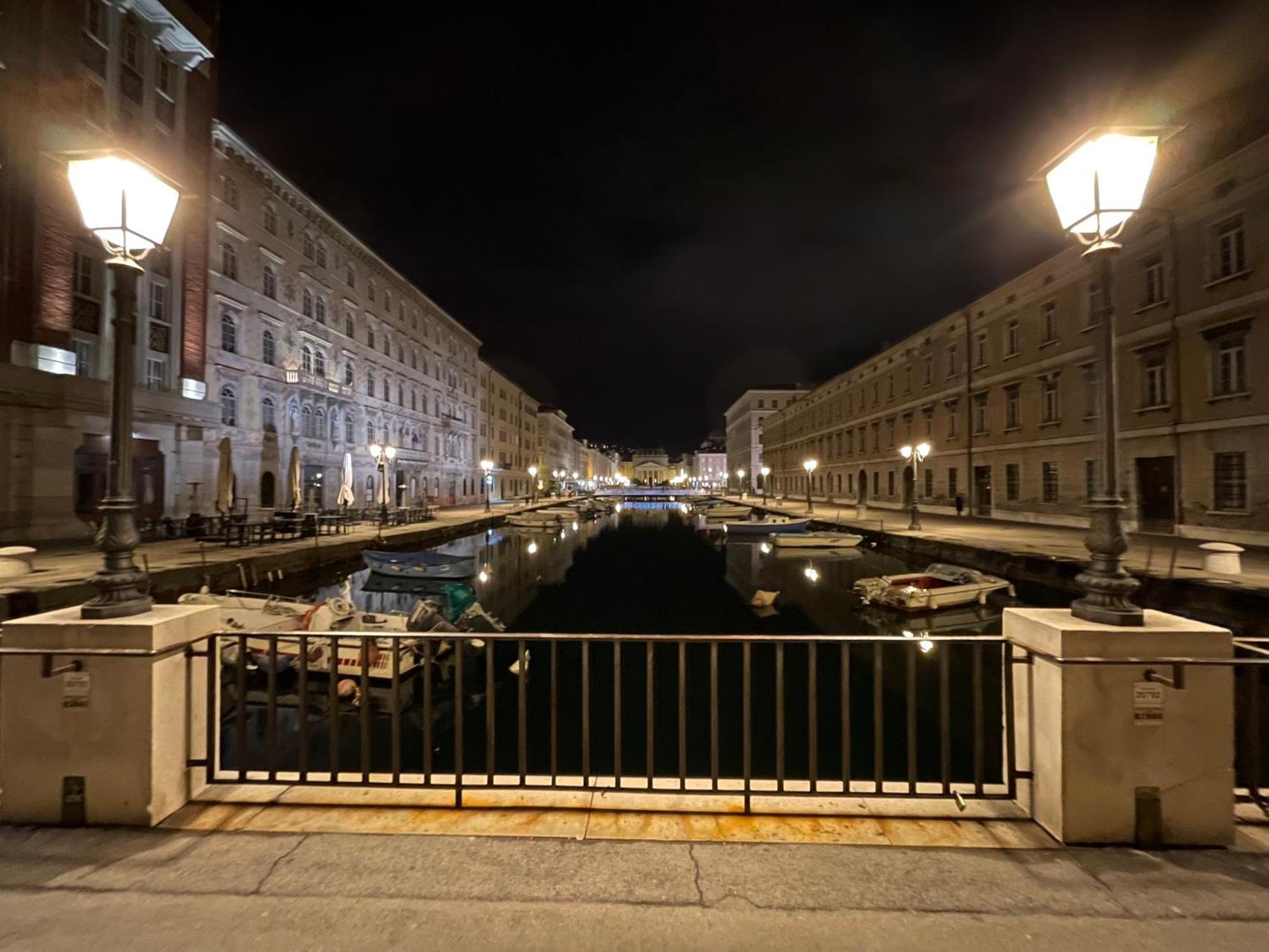 Le Vie Del Vento - Garibaldi Apartment Trieste Ngoại thất bức ảnh